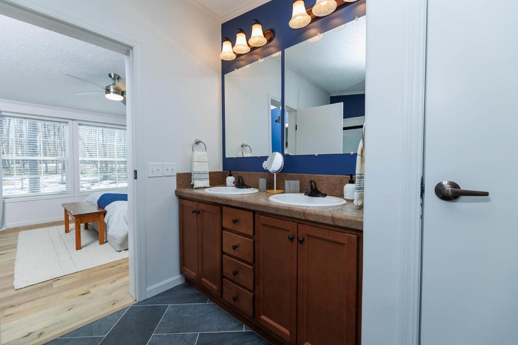 The Roost By Simple Life Rentals Бейлис Харбър Екстериор снимка